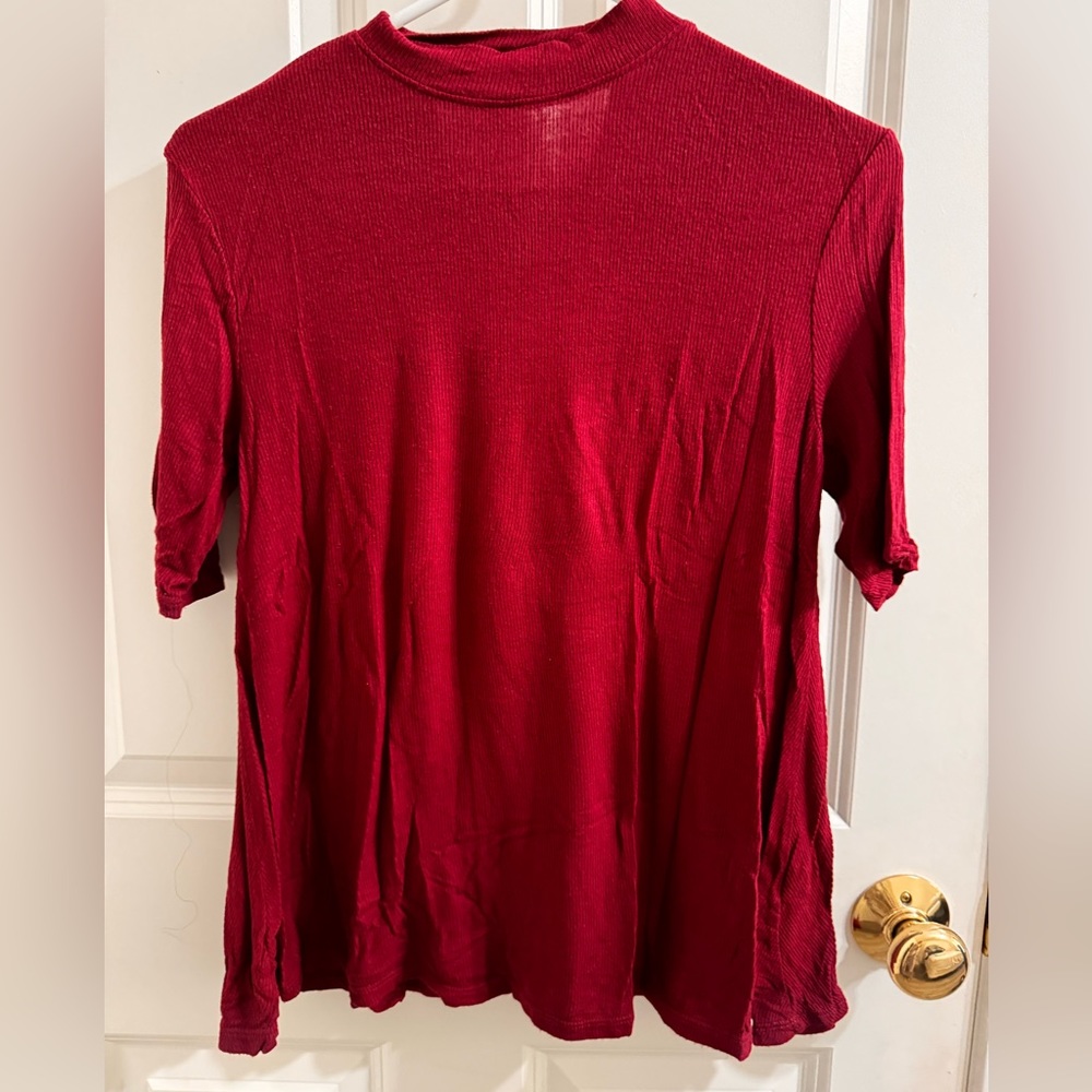 Medium mock neck 3/4 sleeve tee